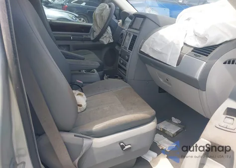 2010 Chrysler Town & Country Touring из США, поврежденный, VIN 2A4RR5DX4AR406429